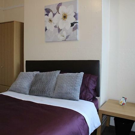 John St Town House - Self Catering - Guesthouse Style - Great Value Family And Double Rooms Workington Exteriör bild