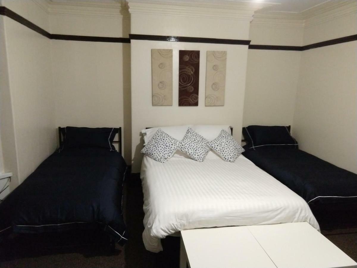 John St Town House - Self Catering - Guesthouse Style - Great Value Family And Double Rooms Workington Exteriör bild