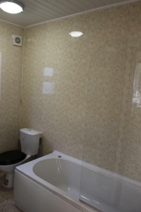 John St Town House - Self Catering - Guesthouse Style - Great Value Family And Double Rooms Workington Exteriör bild